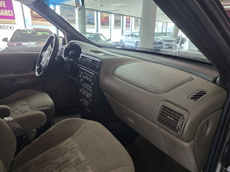 Used 2004 Pontiac Montana Extended w/ Convenience Package #1 FWD image 15