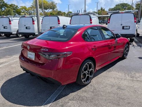 Used 2024 Alfa Romeo Giulia Ti image 7
