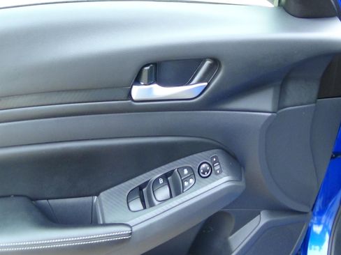 Used 2025 Nissan Altima 2.5 SV image 14