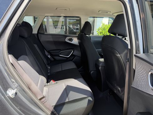 Used 2025 Kia Soul LX FWD image 22