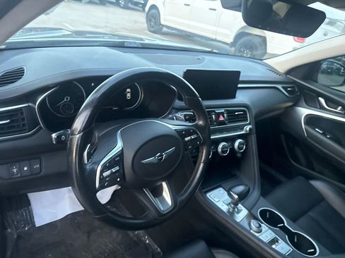 Used 2022 Genesis G70 2.0T image 8
