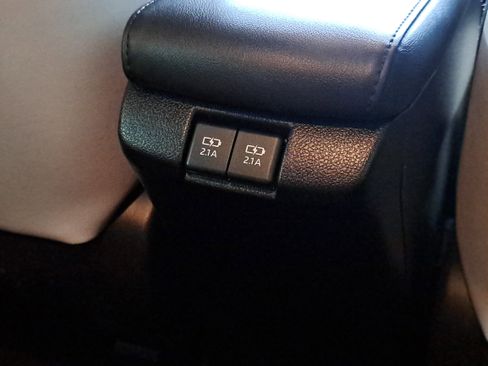 Used 2020 Toyota Prius Prime LE image 16