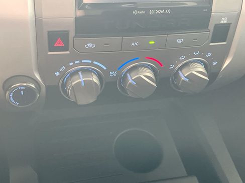 Used 2019 Toyota Tundra SR5 w/ SR5 Upgrade Package AWD/4WD image 18