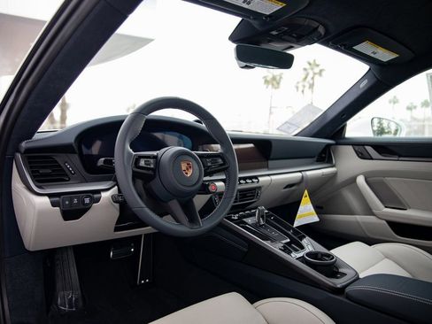 New 2026 Porsche 911 Carrera image 4