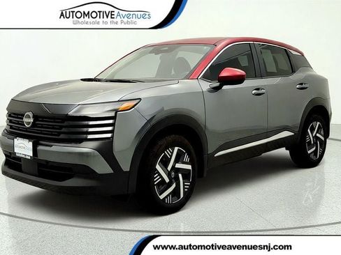 Used 2025 Nissan Kicks SV FWD image 1