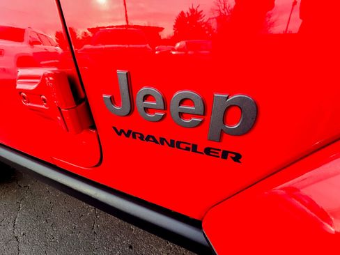 Used 2022 Jeep Wrangler Rubicon w/ Safety Group image 8