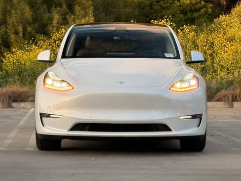 Used 2022 Tesla Model Y Performance image 5