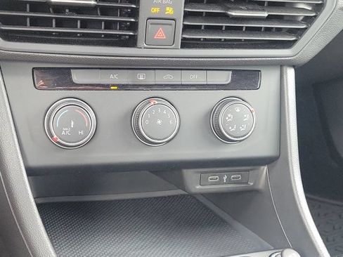 Used 2022 Volkswagen Jetta Sport FWD image 23
