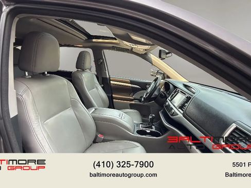 Used 2015 Toyota Highlander XLE AWD/4WD image 16