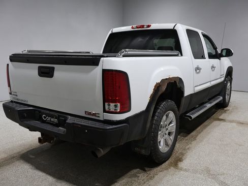 Used 2009 GMC Sierra 1500 Denali image 2
