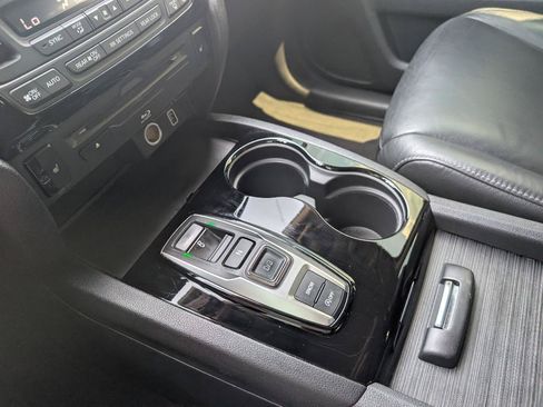 Used 2019 Honda Pilot Touring image 27