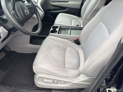 Used 2019 Honda Odyssey EX image 2
