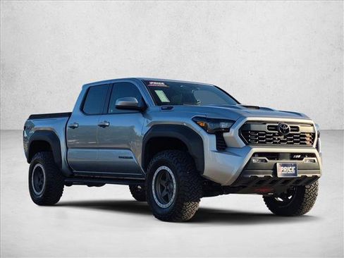 Used 2024 Toyota Tacoma TRD Sport AWD/4WD image 3