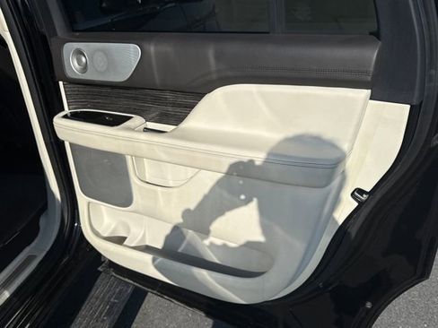 Used 2020 Lincoln Navigator L Black Label w/ Cargo Convenience Package image 17