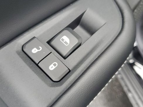 New 2025 Jeep Grand Cherokee Altitude image 17