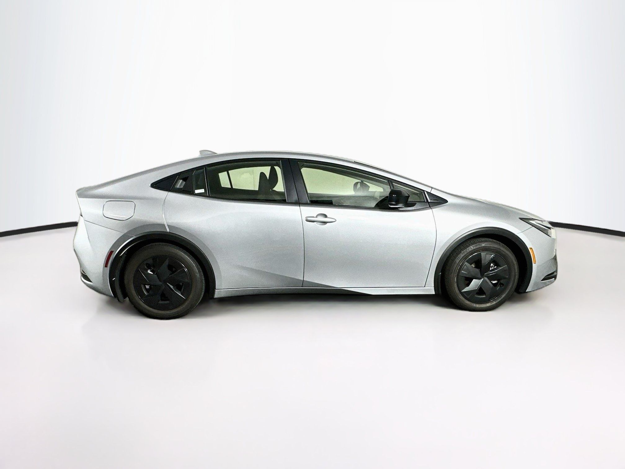 Used 2025 Toyota Prius Plug-In Hybrid FWD image 10