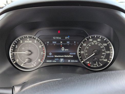 Used 2024 Nissan Armada SL w/ Captain's Chairs Package image 10