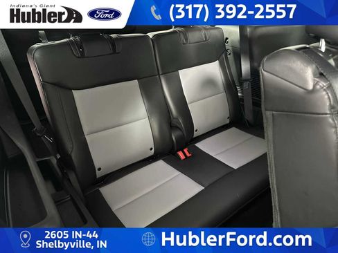 Used 2022 Ford Explorer XLT w/ Equipment Group 202A AWD/4WD image 23
