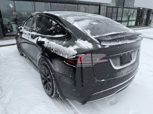 Used 2024 Tesla Model X image 4