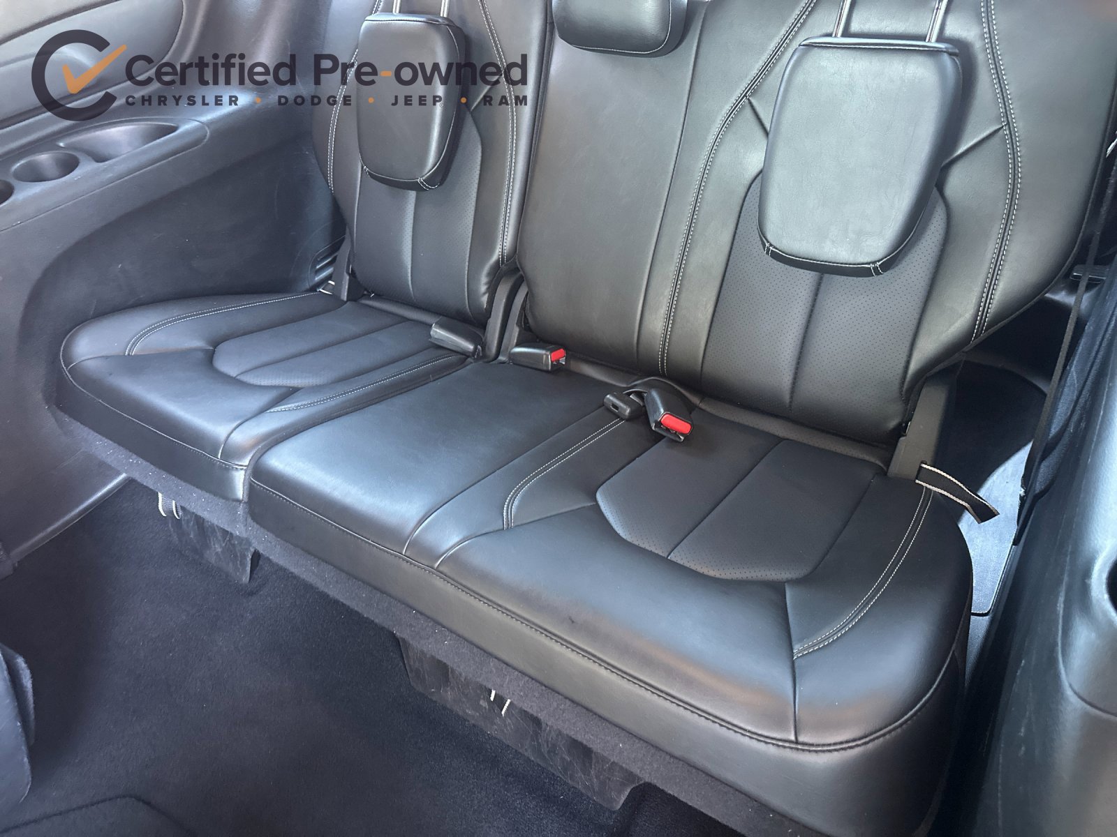 Used 2025 Chrysler Pacifica Select FWD image 16