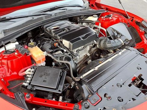 Used 2019 Chevrolet Camaro LT image 18