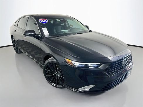Used 2025 Honda Accord Touring image 2