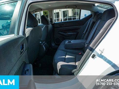 Used 2025 Nissan Altima 2.5 SV FWD image 20