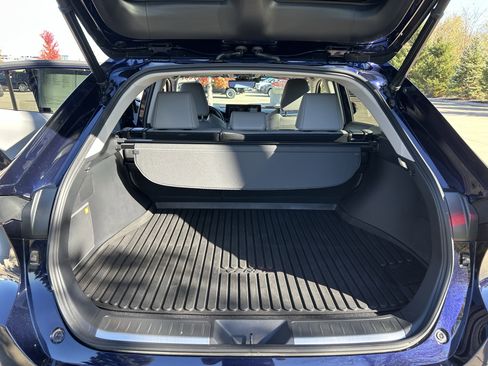 Certified 2022 Toyota Venza Limited w/ Advanced Technology Package image 19