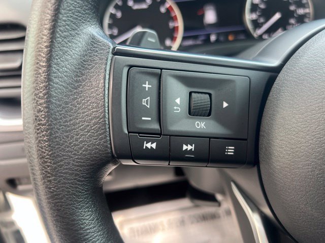 Used 2024 Nissan Rogue S AWD/4WD image 16