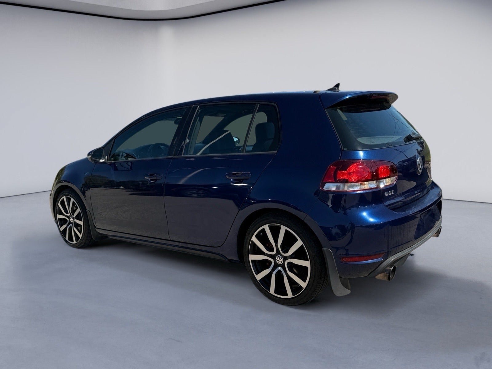 Used 2012 Volkswagen GTI Autobahn FWD image 3