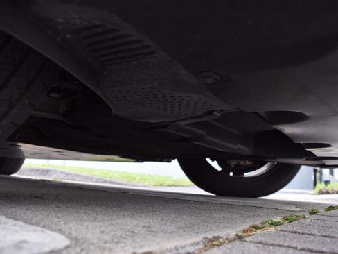 Used 2022 Audi e-tron Premium image 94