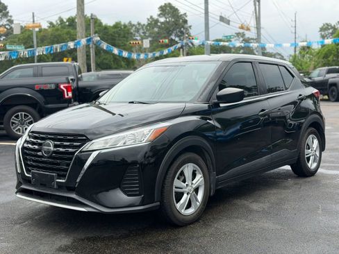 Used 2021 Nissan Kicks S FWD image 1
