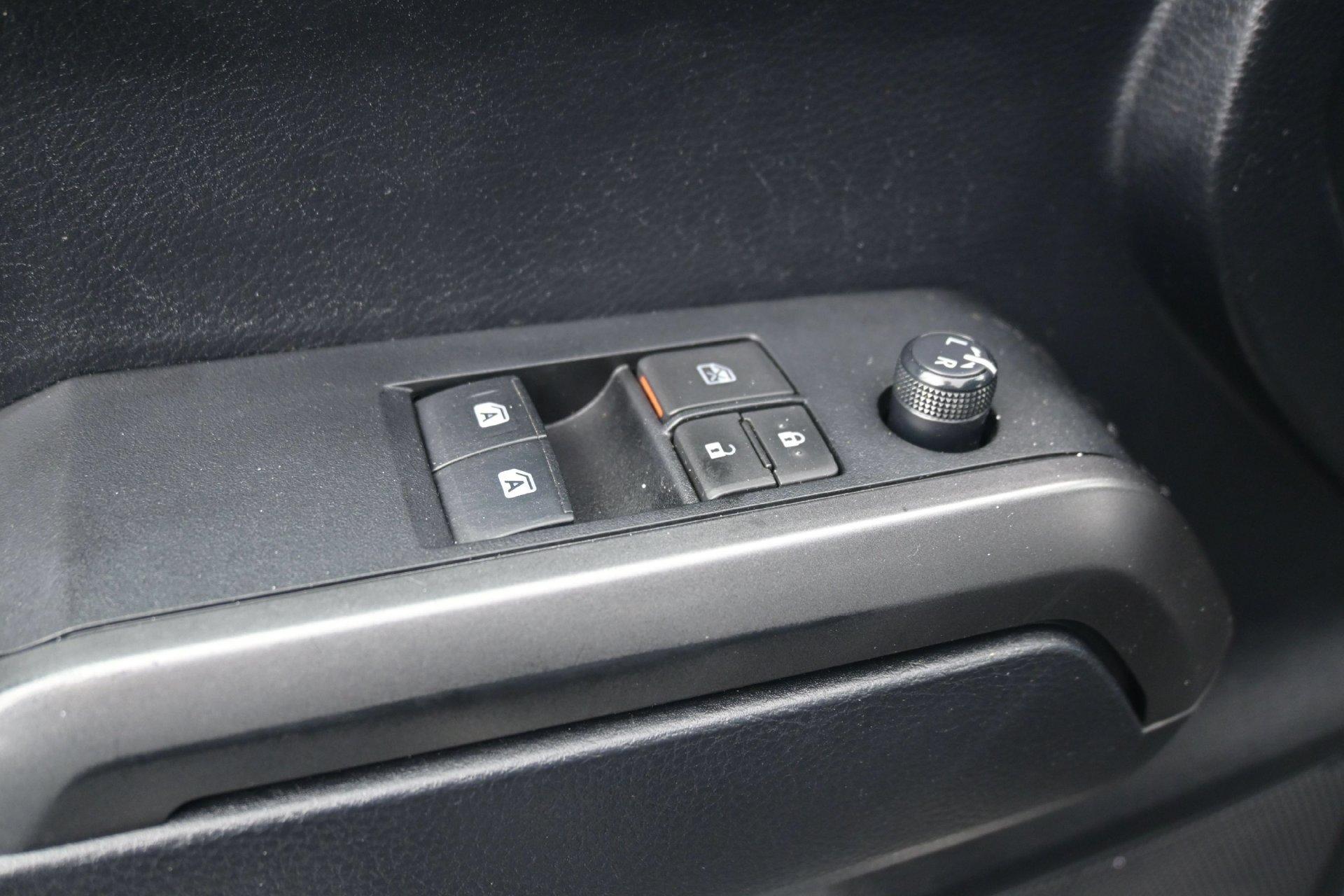 Used 2019 Toyota Tacoma TRD Off-Road AWD/4WD image 17