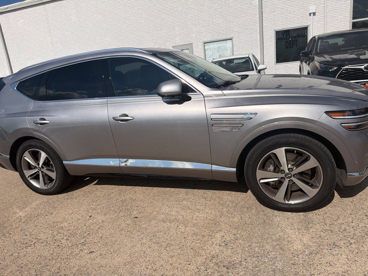 Used 2021 Genesis GV80 3.5T w/ Advanced Package 06 AWD/4WD image 4