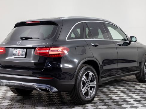Used 2019 Mercedes-Benz GLC 300 4MATIC w/ Premium Package image 8