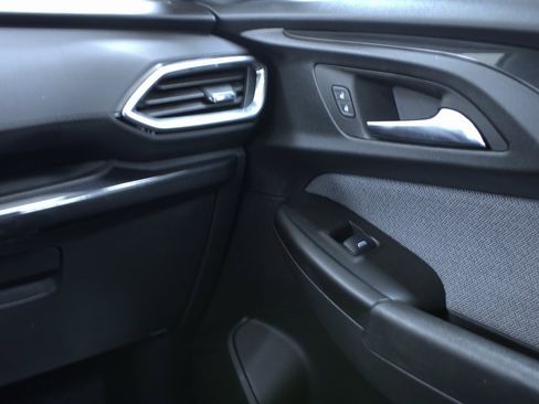 Used 2023 Chevrolet TrailBlazer LT image 16