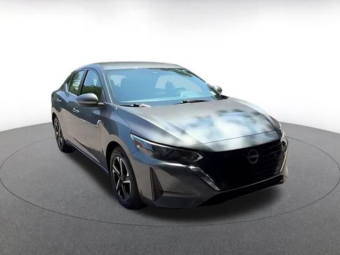 Used 2025 Nissan Sentra SV FWD image 3