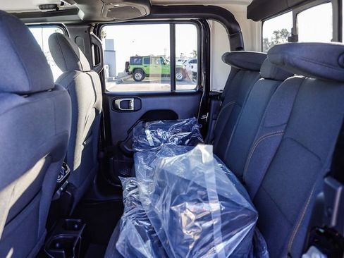 New 2026 Jeep Gladiator Sport image 19