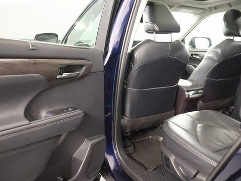 Used 2021 Toyota Highlander Platinum image 29