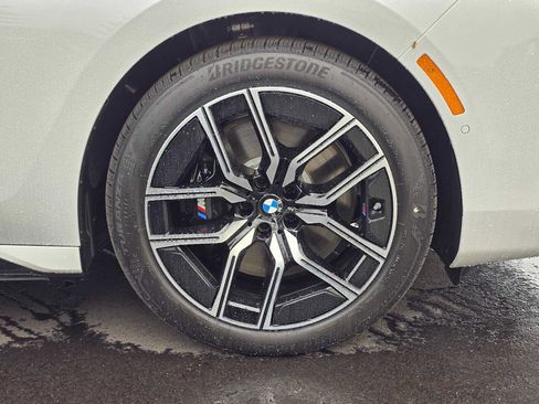 Used 2025 BMW 740i xDrive w/ Executive Package image 9