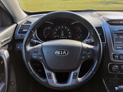 Used 2015 Kia Sorento EX w/ EX V6 Touring Package image 13