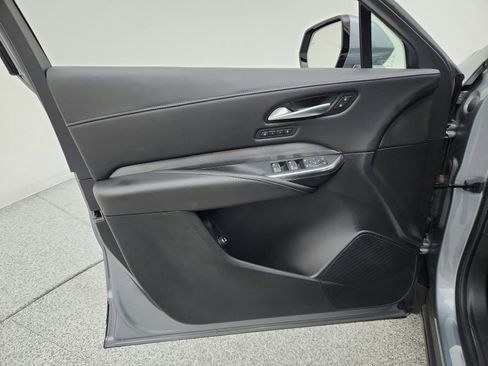 Used 2025 Cadillac XT4 Premium Luxury FWD image 21