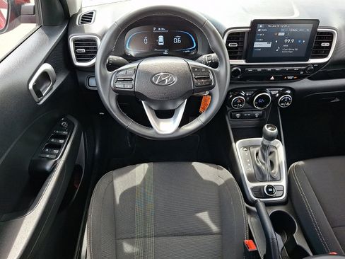 Used 2023 Hyundai Venue SEL FWD image 11