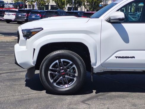 Used 2024 Toyota Tacoma TRD Sport w/ TRD Sport Upgrade Package AWD/4WD image 24