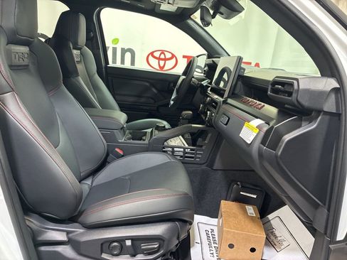 Used 2026 Toyota Tacoma TRD Pro AWD/4WD image 12