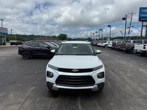 Used 2023 Chevrolet TrailBlazer LT w/ Convenience Package AWD/4WD image 3