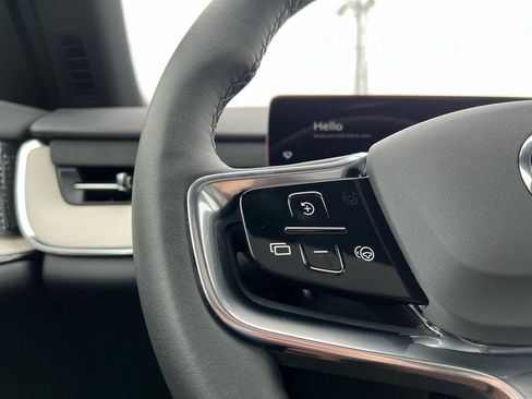 Certified 2025 Volvo EX90 Ultra AWD/4WD image 12