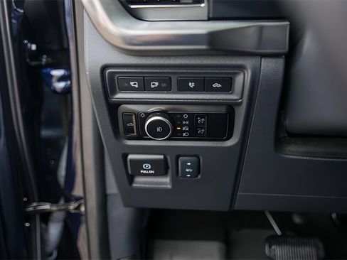 Used 2024 Ford F150 Platinum w/ Equipment Group 702A High image 18