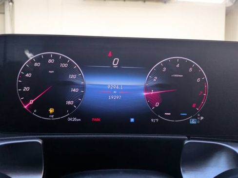 Used 2025 Mercedes-Benz GLB 250 w/ Exclusive Package image 19