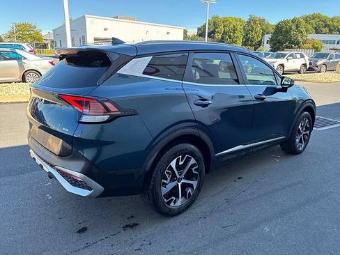 Used 2024 Kia Sportage EX AWD/4WD image 11